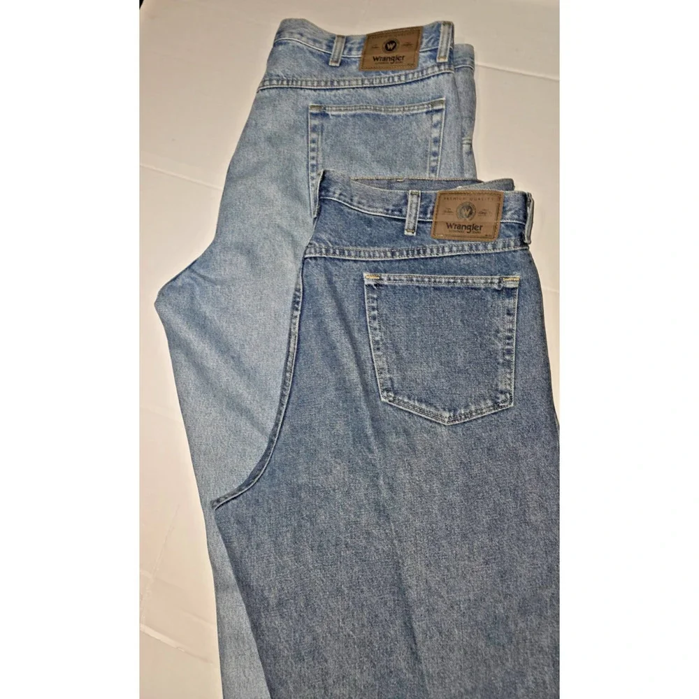 Lot of 2pcs Wrangler Men’s Blue Straight Leg Casual Style Jeans Size 40x32 M020 - Picture 9 of 16
